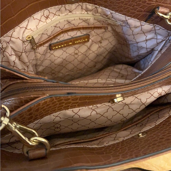 Kelly & Katie Chic Brown Faux Leather Crocodile-Embossed Texture Shoulder Bag - Picture 6 of 16